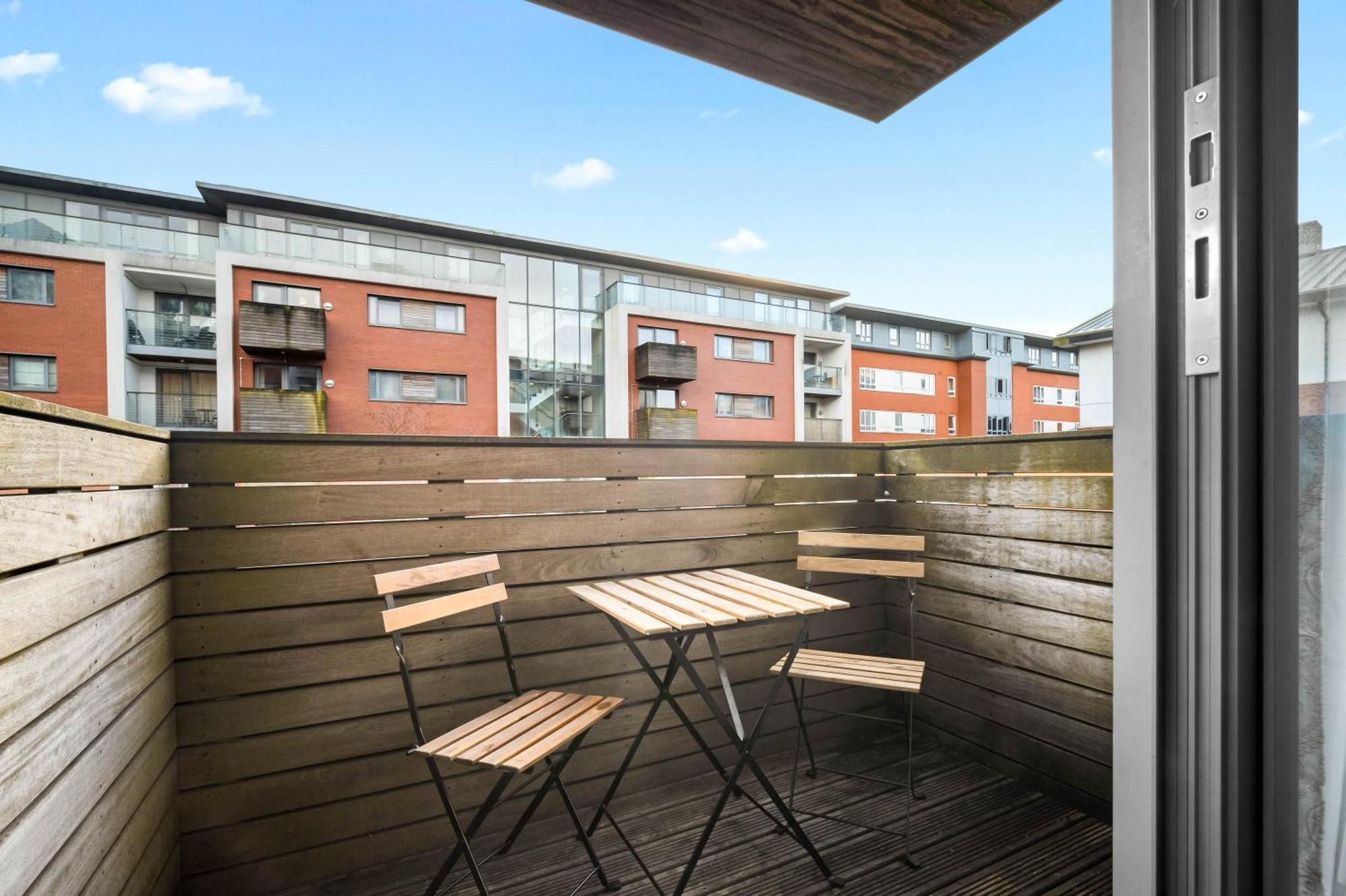 2-br Center With Parking By Azura Nights * Birmingham